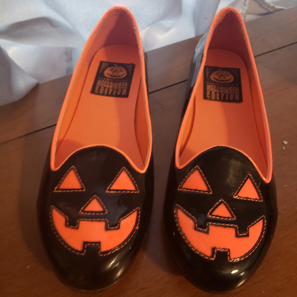Strange cvlt jack-o'-lantern shoes